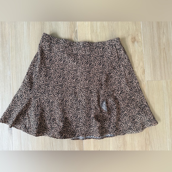 Francesca's Collections Brown Leopard Mini Skirt - Picture 1 of 12